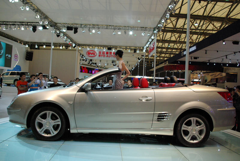 Illustration for article titled BYD B8 Convertible: Impending Doom Never Looked So Good, SL-like